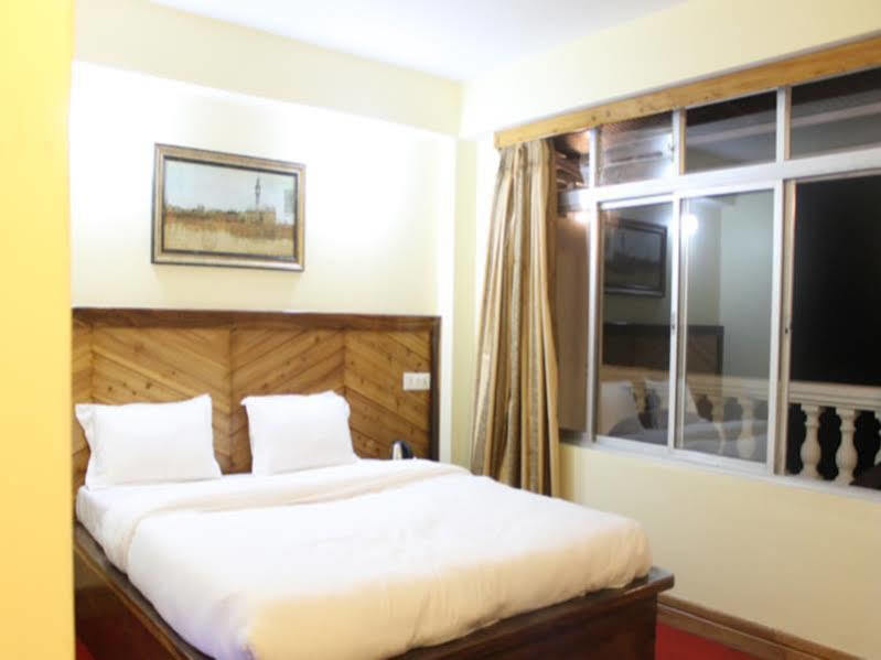 Hotel White Yak Дарджилинг Екстериор снимка